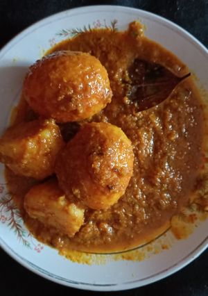 ডিম আলু কষা(dim aloo kosha recipe in Bengali) রেসিপির প্রধান ছবি