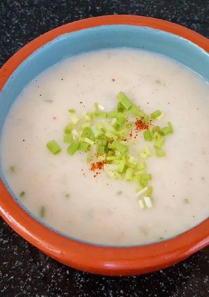 A picture of Potato cream soup.