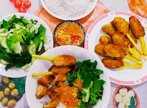 Hình của món Bún nem nướng bằng nồi chiên không dầu.