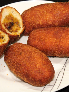 பனானா பிரட் ரோல் (Banana Bread roll Recipe in Tamil) செய்முறை முக்கிய புகைப்படம்