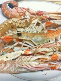 Una foto de Cigalas a la plancha