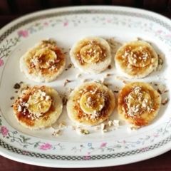 A picture of Bread banana caramel.