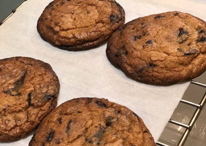 Chewy chocolate chip cookies