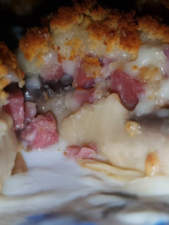 Una foto de Champiñones rellenos de Jamón, con Bechamel gratinados😋🍽