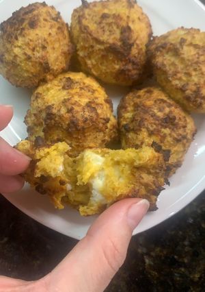 Una foto de Bolitas de plátano con queso ricotta