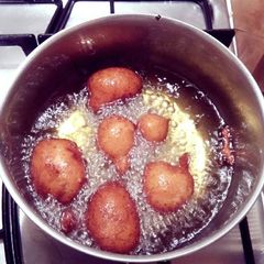 A picture of Banana Fritters.