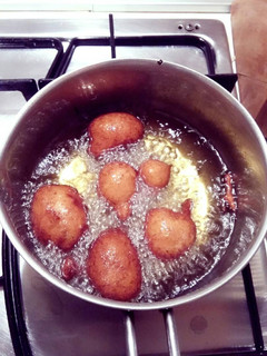 A picture of Banana Fritters.