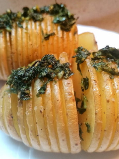 Una foto de Patatas hasselback