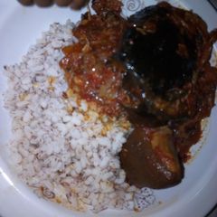 A picture of Ofada rice n ofada sauce.