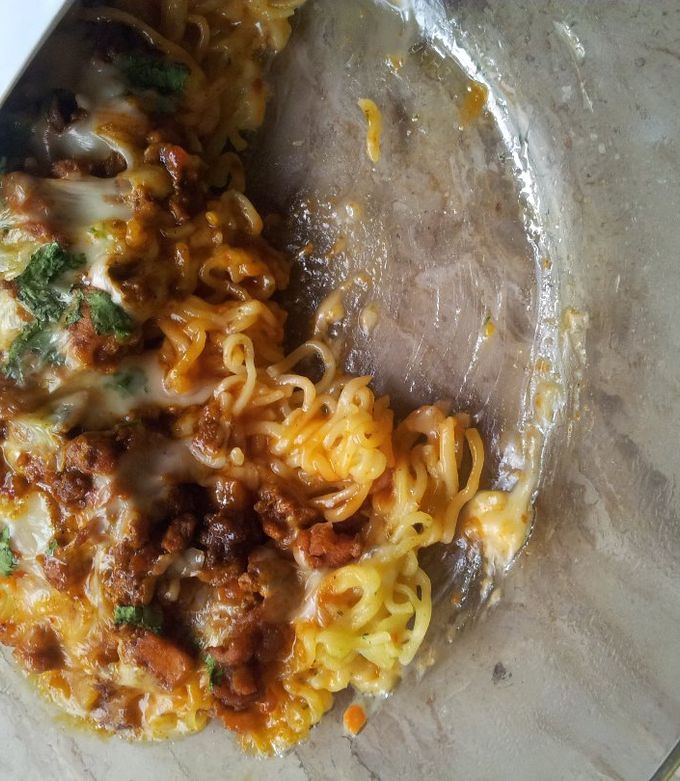 A picture of Noodles tikka pizza.
