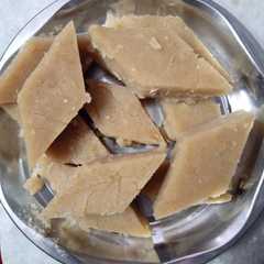 चावल के आटे की कतली (chawal ki aate ki katli recipe in Hindi)-レシピのメイン写真