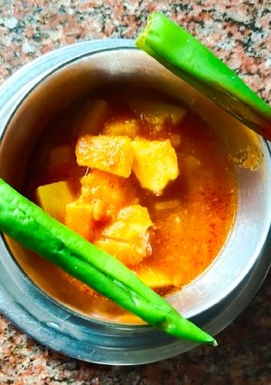 आलू की सब्जी (aloo ki sabzi recipe in Hindi) रेसिपी मुख्य फोटो