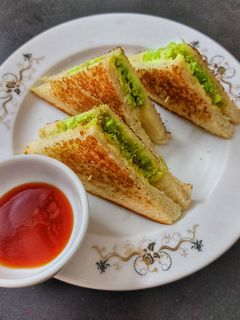 ঝাল মটরের স্যান্ডউইচ (jhal matar er sandwich recipe in Bengali) রেসিপির প্রধান ছবি