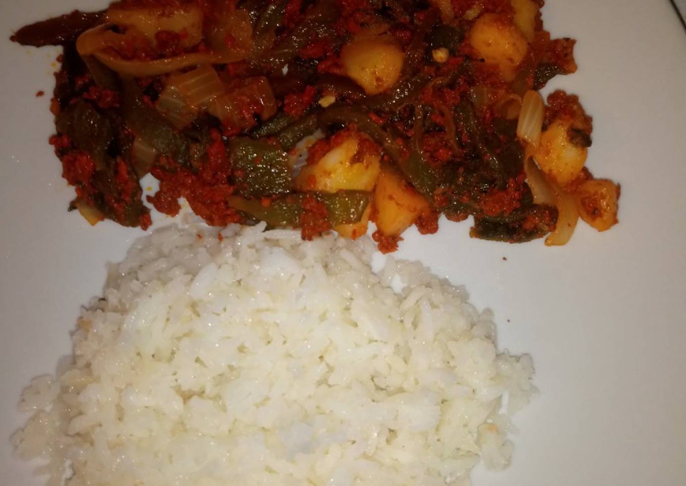 Deliciosas rajas de chile poblano con chorizo y papas