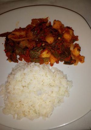 Una foto de Deliciosas rajas de chile poblano con chorizo y papas