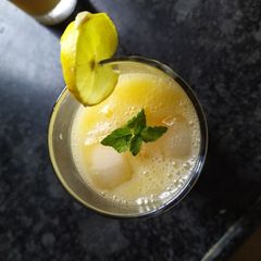 A picture of Mango mojito.