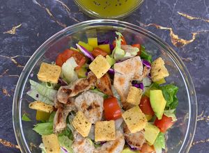 Foto resep Chicken Caesar Salad + Croutons + Salad dressing Vinaigrette