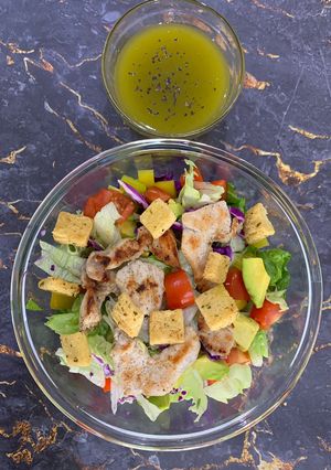 Foto resep Chicken Caesar Salad + Croutons + Salad dressing Vinaigrette