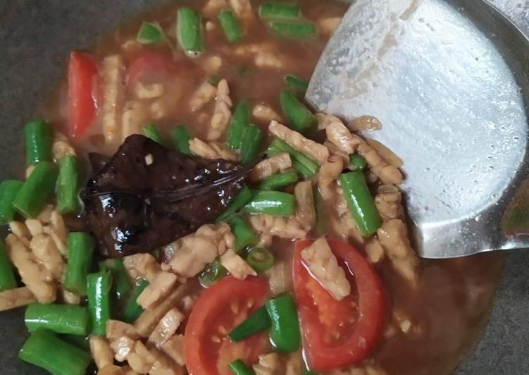 Bagaimana Menyiapkan Tumis buncis tempe manis gurih #menubukapuasa Lezat