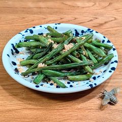 A picture of ★ Deep fried green beans with crispy garlic ★.