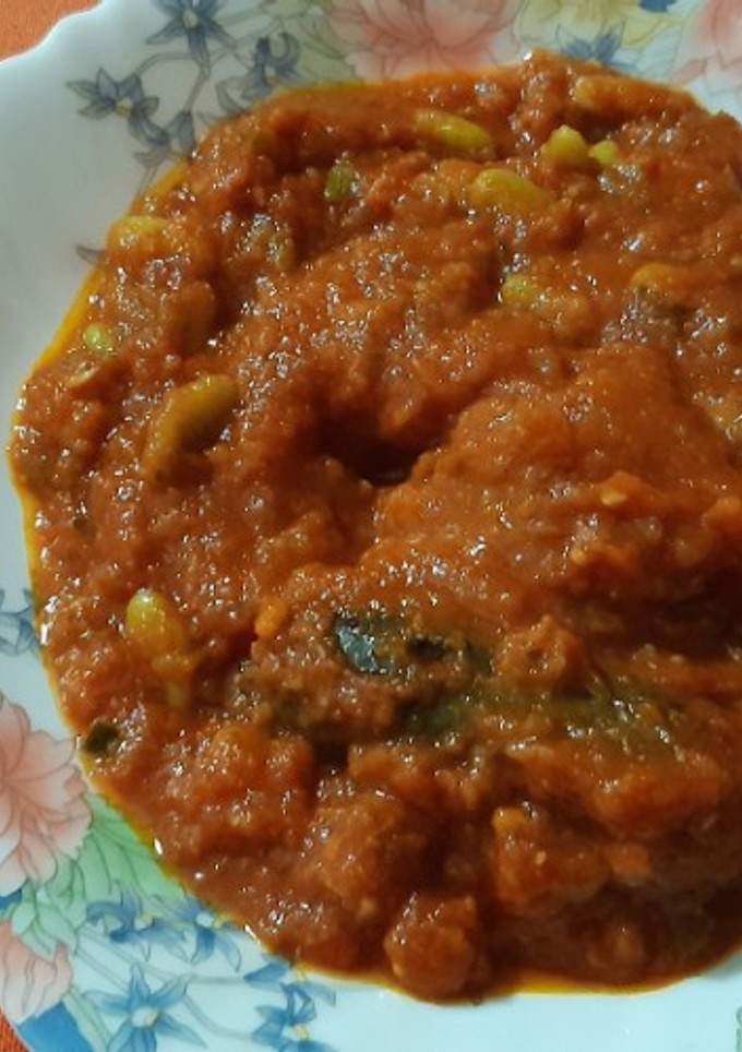 Una foto de Verdinas con tomate
