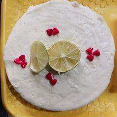 A picture of Mascarpone and lemon pie.