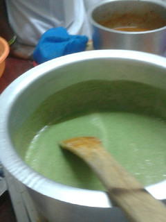 A picture of Cream of spinach soup.