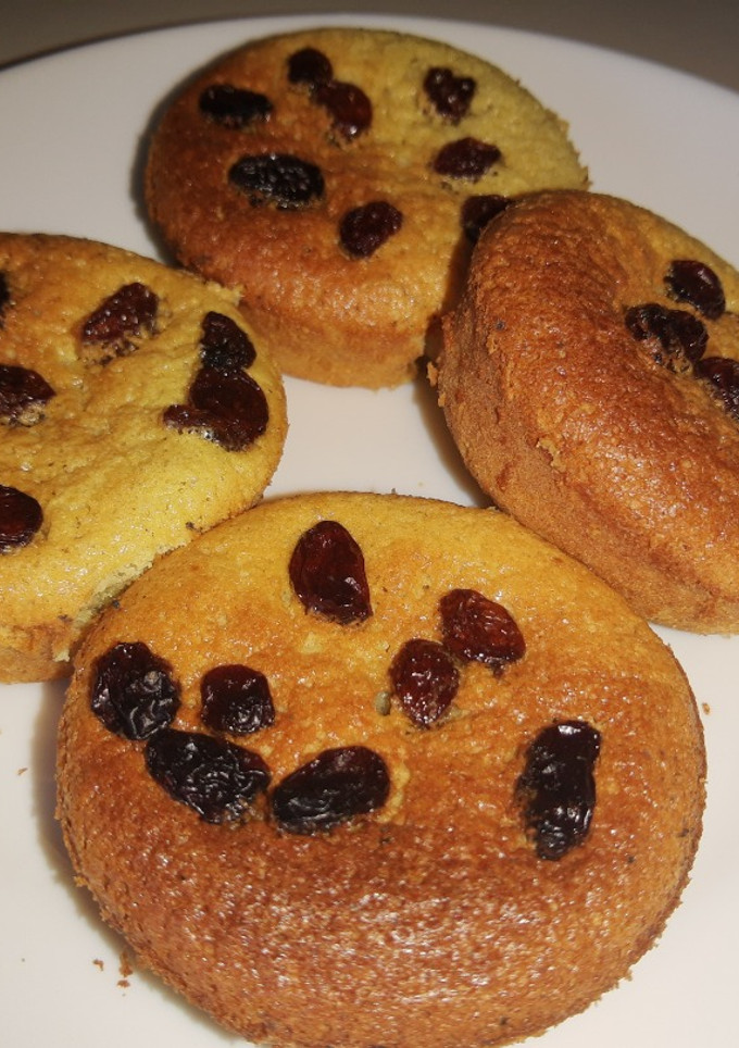 Una foto de Muffins de plátano y pasitas