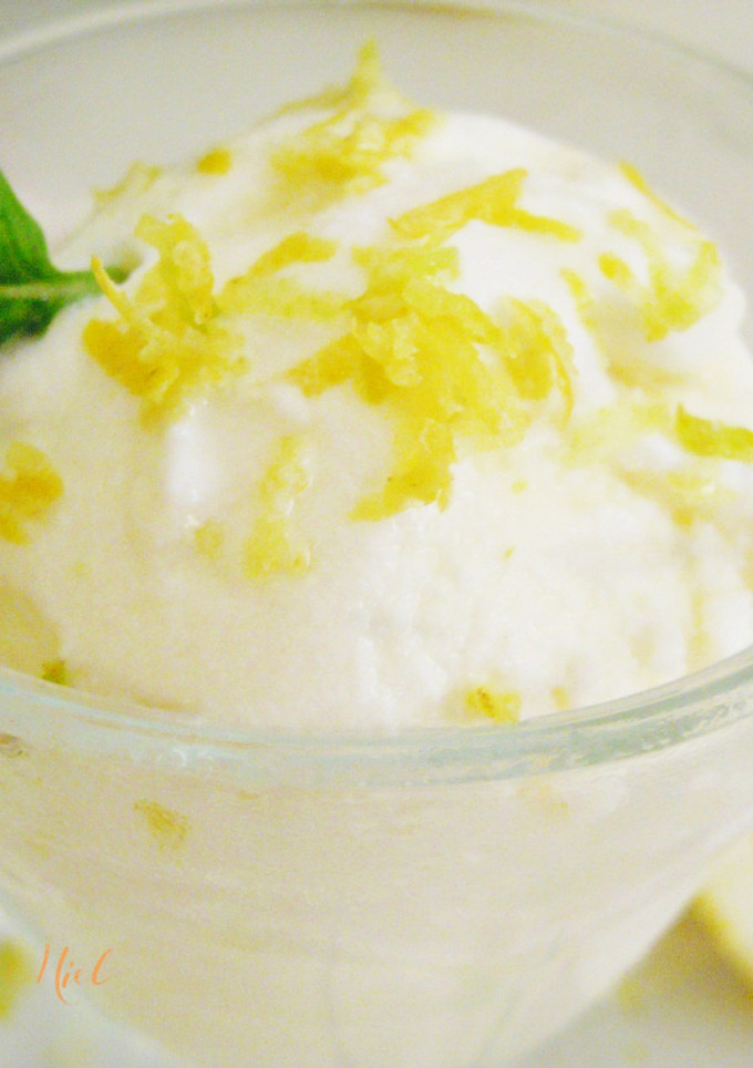 Una foto de Helado de yogur de limón