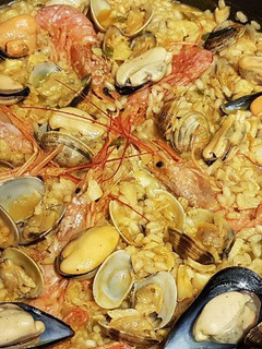 Una foto de Arroz meloso de Bacalao con Marisco