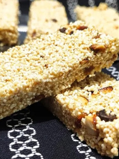 A picture of Rajgira granola bar.