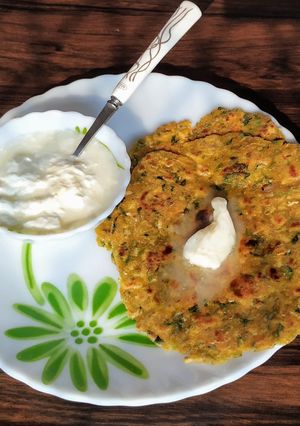 A picture of Methi muli pyaaz parantha in makai atta.