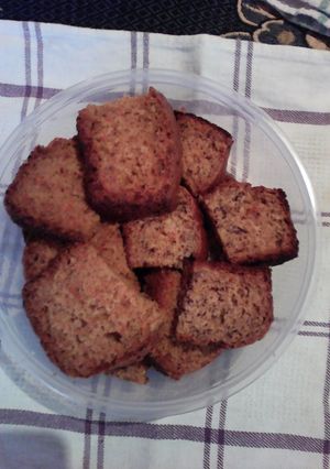 A picture of Home made carrot cake.