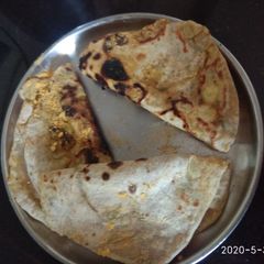 A picture of Batata paratha potatoes paratha.
