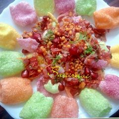 A picture of Vegetable Salad with fryums.