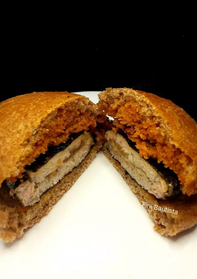 Una foto de Bocadillo de lomo con queso membrillo y algas