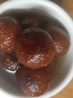 பேரிச்சம்பழம் குலோப்ஜமுன் (Perichampazham globe jamun recipe in tamil) செய்முறை முக்கிய புகைப்படம்