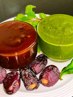 A picture of Tamarind chutney meethi gud imli ki chutney.