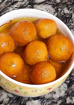 A picture of Milk powder gulab jamun😋.