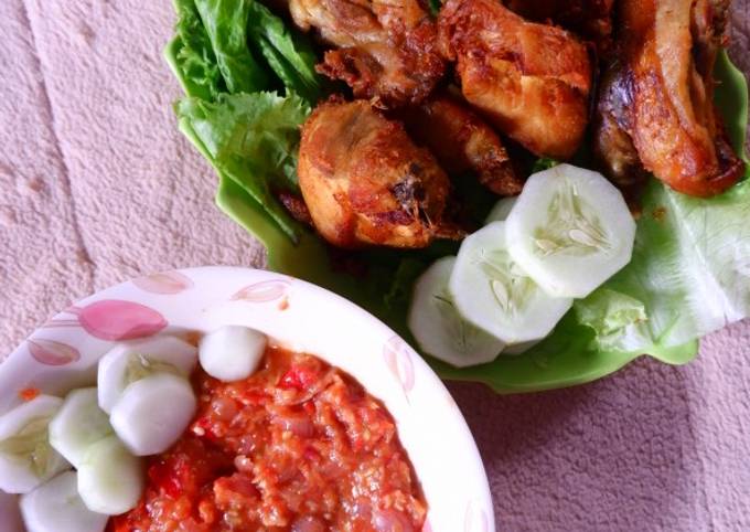 Ayam Goreng Lalapan