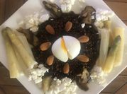 Une photo de entrée chaudes asperges