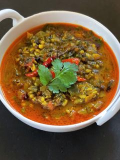 A picture of Palak Dal Tadka.
