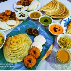 South Indian Healthy breakfast combo A picture of South Indian Healthy breakfast combo.