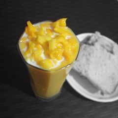 A picture of Mango smoothie.