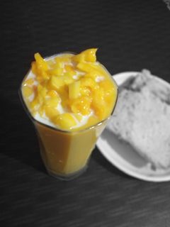 A picture of Mango smoothie.