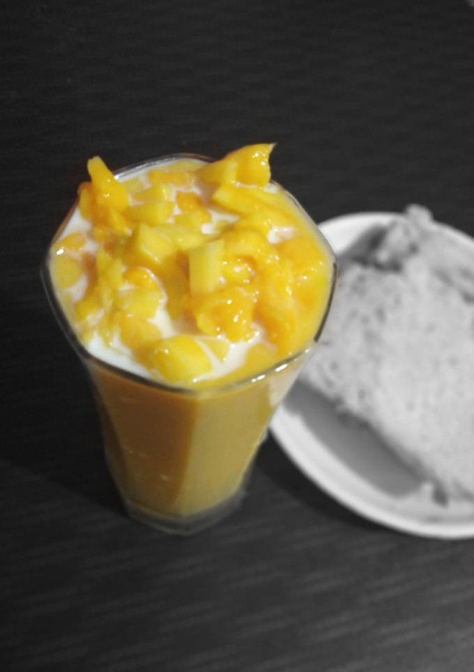 A picture of Mango smoothie.