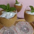 Postre de nectarinas y plátanos con avena y cacao