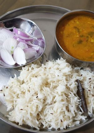 A picture of Tangy spinach dal.