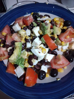 Una foto de Ensalada de frijol negro