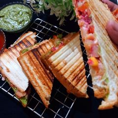 A picture of Mix Veg sandwich.
